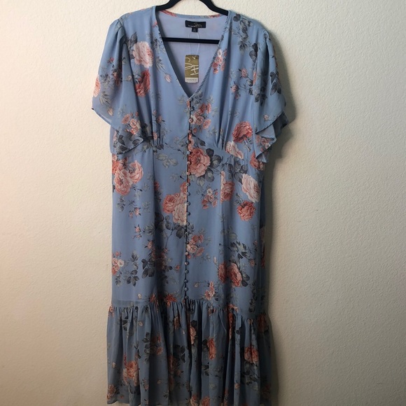 Suzanne Betro Dresses & Skirts - Tulip Sleeve Floral Dress